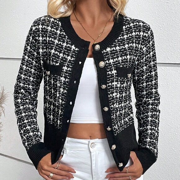 Black and White Casual Women's Plaid Pattern Button Front Cardigan - Picture 4 of 6